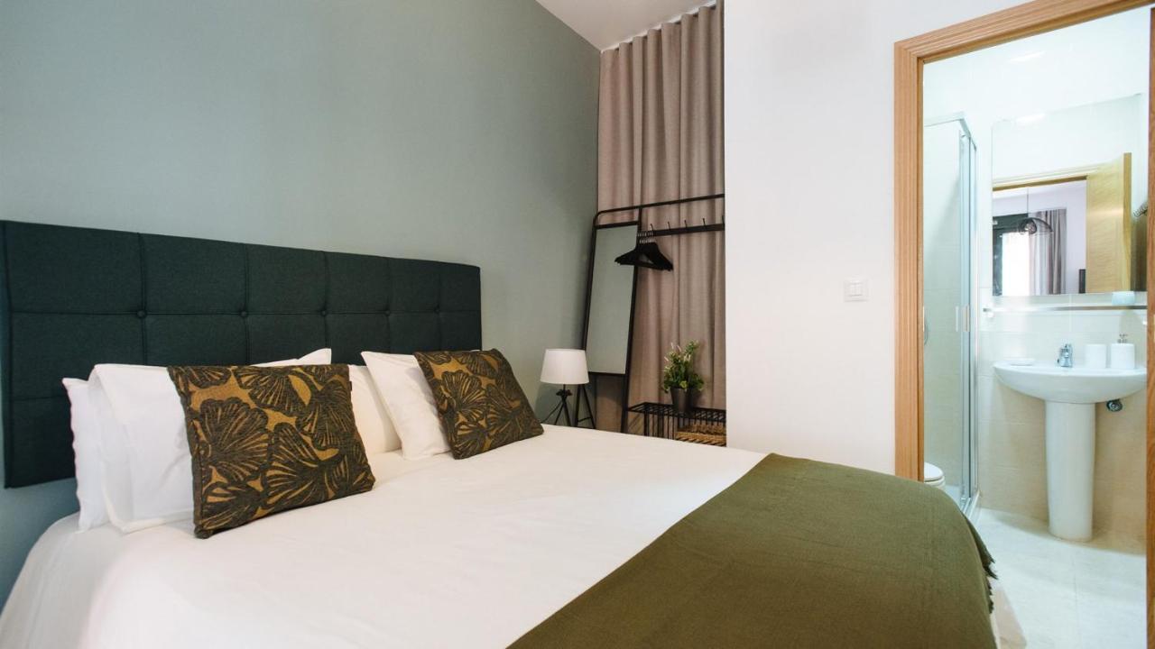 Chiqui And Vicente Suite Apartments — Photos 3